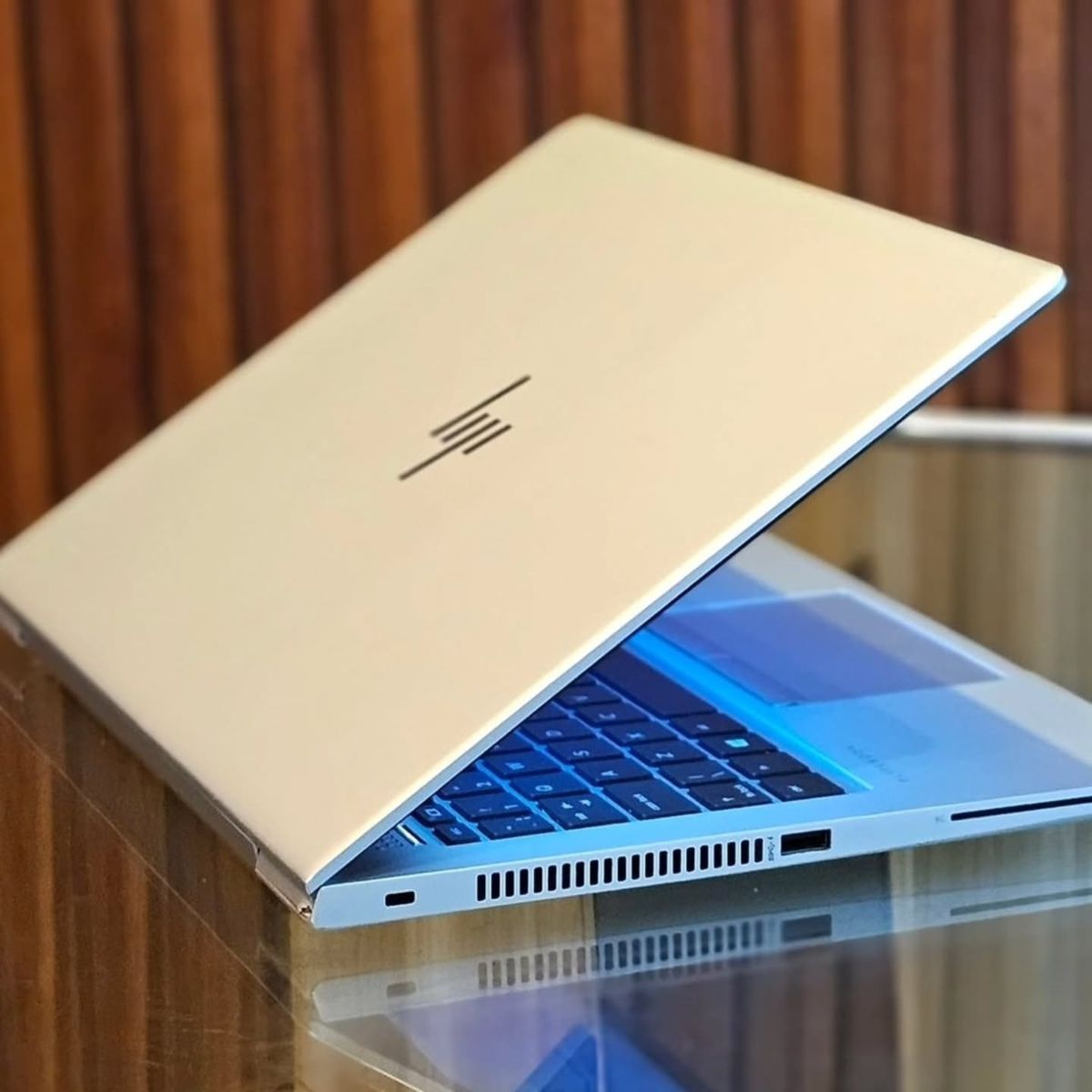 HP 830 G6 i5